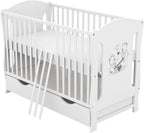 Baby Delux Babybett 60x120 Weiß mit Matratze & Schublade, Umbaubar zum Juniorbett, Kinderbett aus Kiefernholz