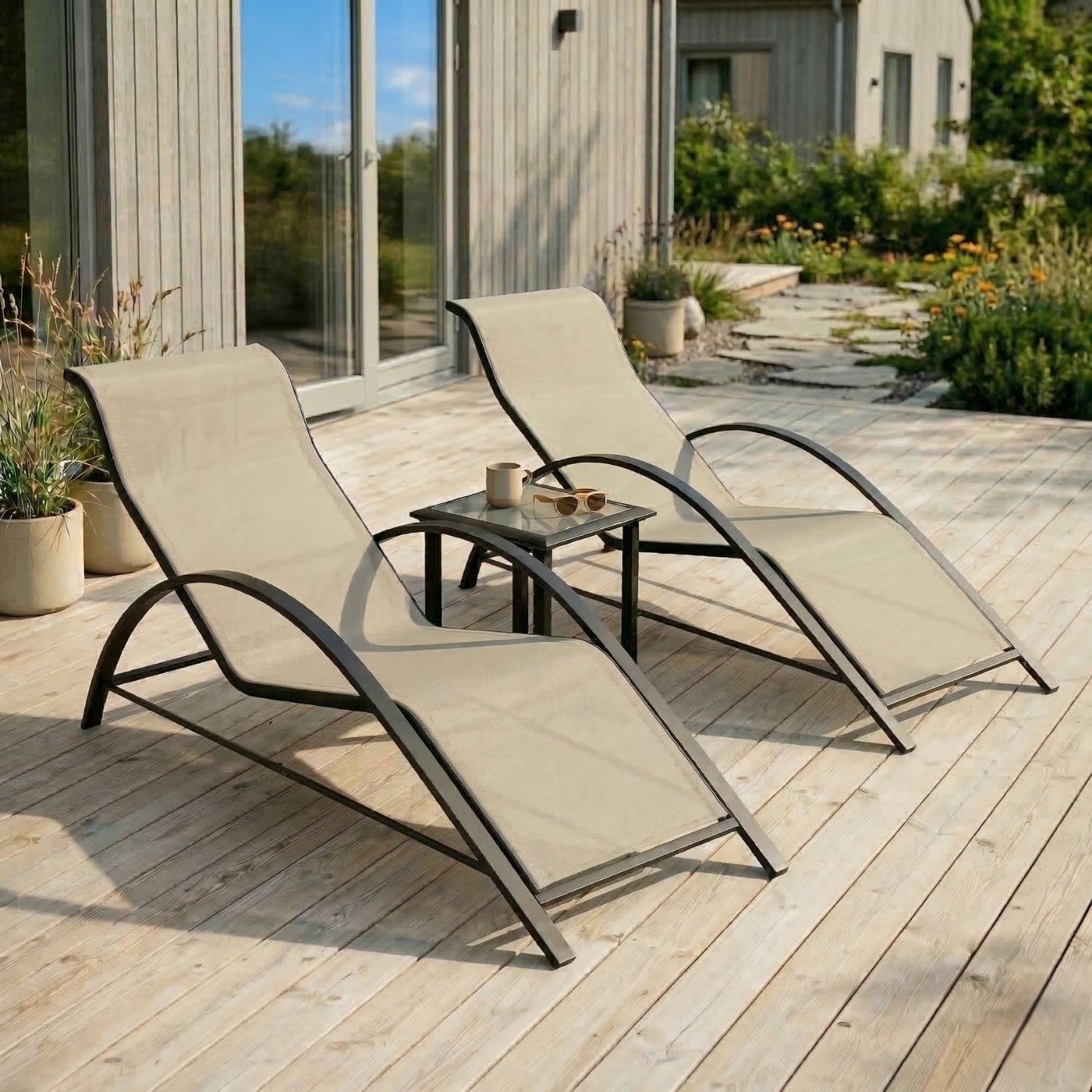 Elegantes 3-teiliges Lounge-Set – 2 ergonomische S-förmige Sonnenliegen mit Beistelltisch